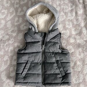 Old Navy Baby/toddler hooded puffer vest size 12-18 months